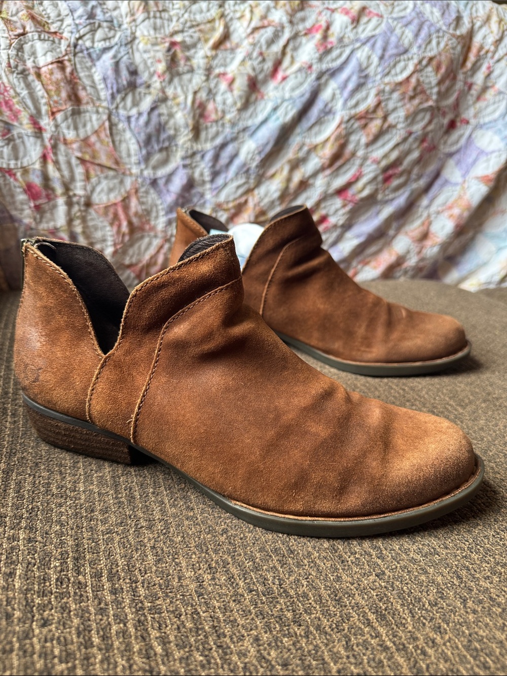 Born Shari Distressed Leather Ankle Booties women’s size 10